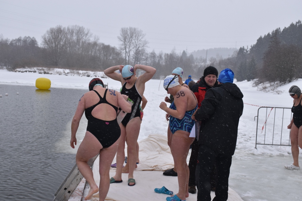 Zimní plavání na Podborném