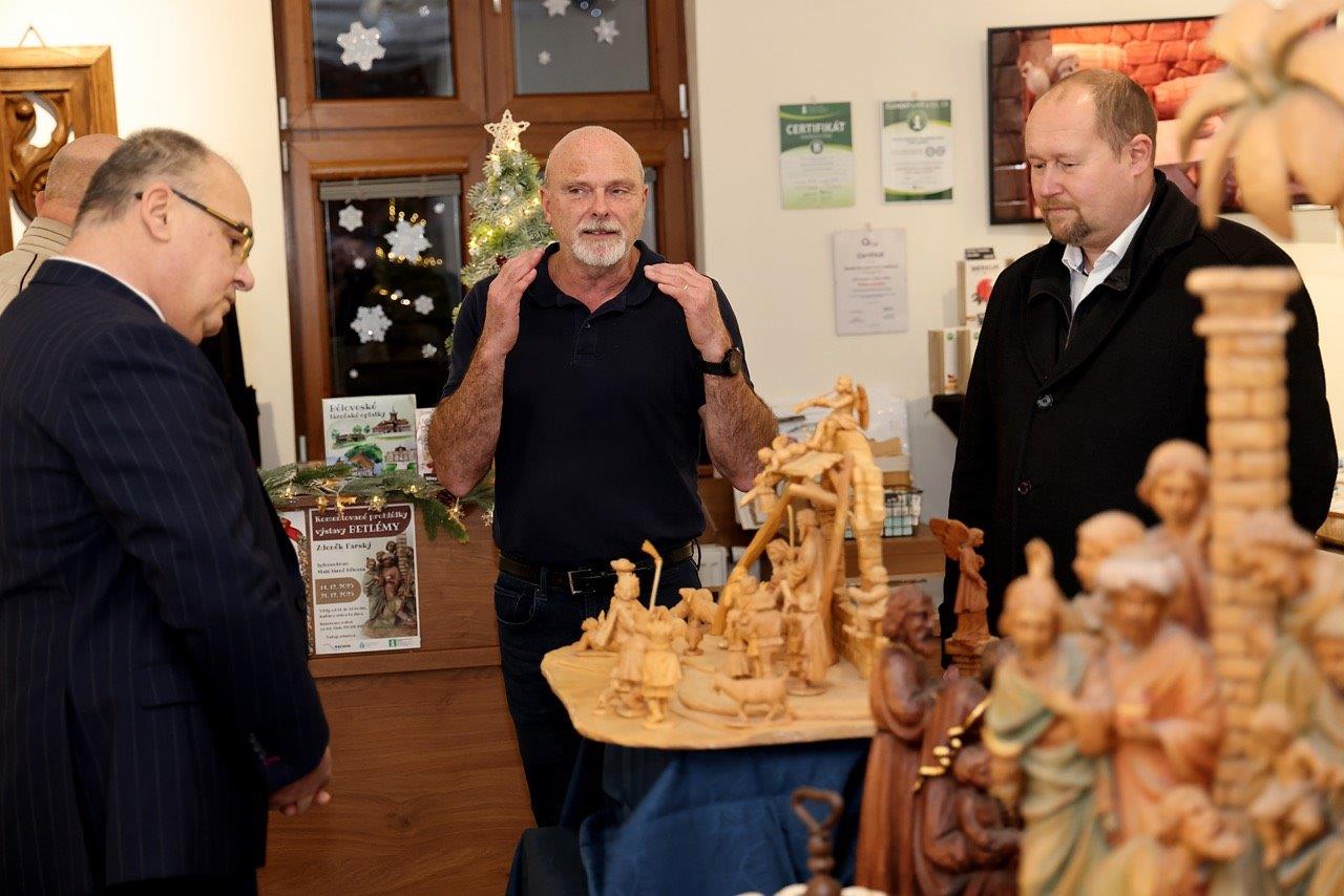 Betlémy v Malých lázních a „Noc jako den svítí“ – třetí adventní neděle v Náchodě