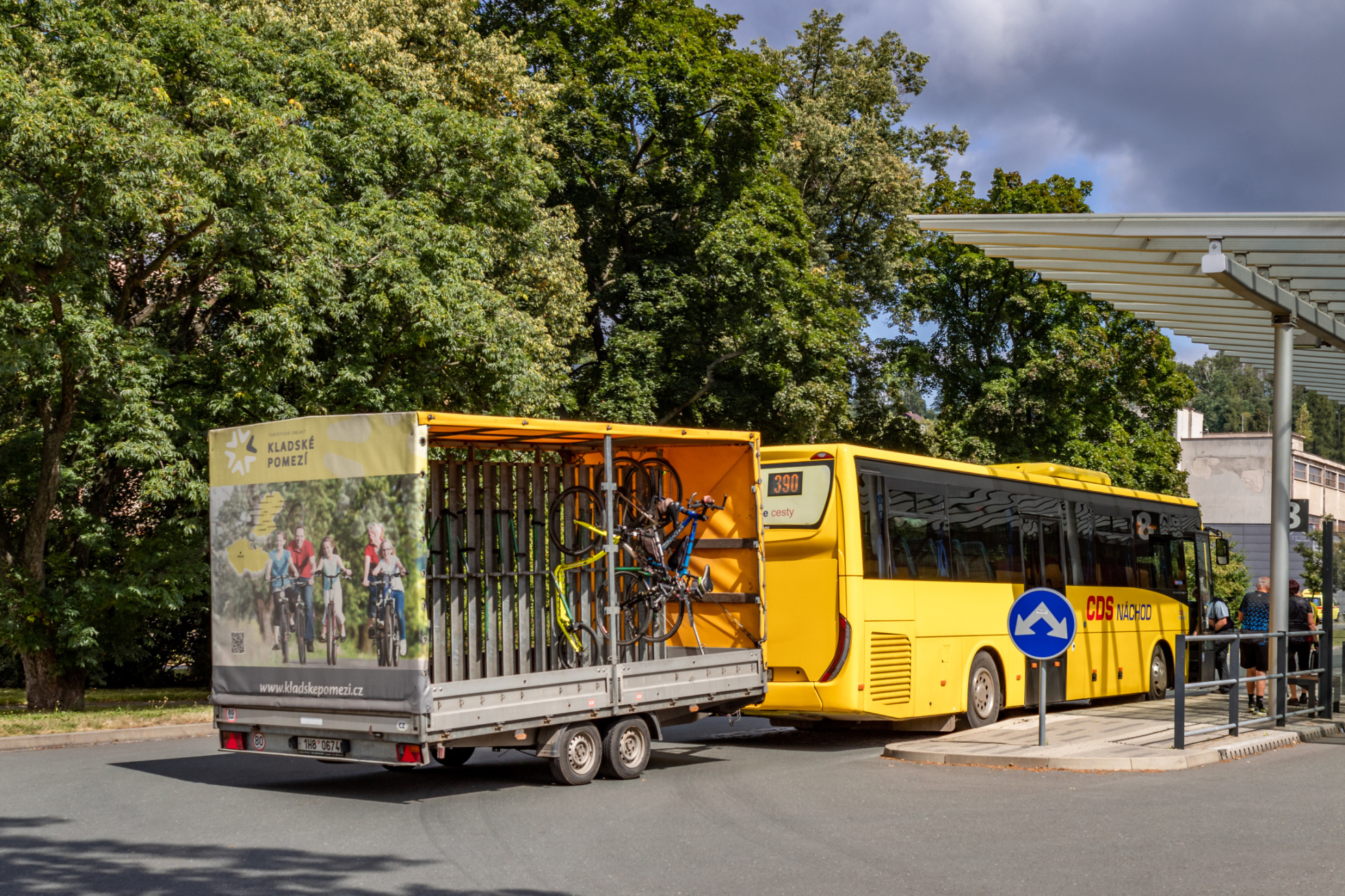 Turistické autobusy s přepravou kol vyjíždějí na konci května