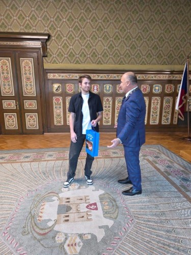 Slavnostn pijet spnch sportovc SK Plhov na radnici v Nchod 