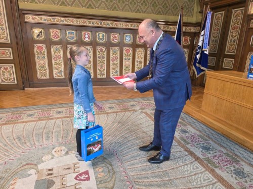 Slavnostn pijet spnch sportovc SK Plhov na radnici v Nchod 