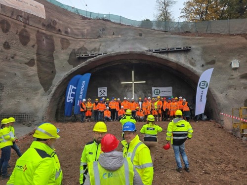 Slavnostn zahjen raby tunelu obchvatu Nchoda