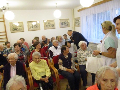 V�no�n� gratulace v Domov� pro seniory Marie