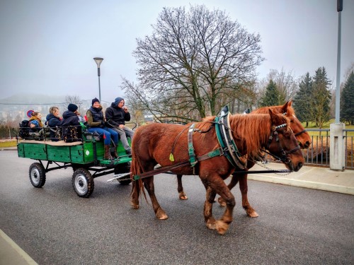 Mikuláše přivítaly v Malých lázních davy návštěvníků