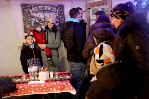 Druh adventn nedle v Nchod  svce nadje je zaplena