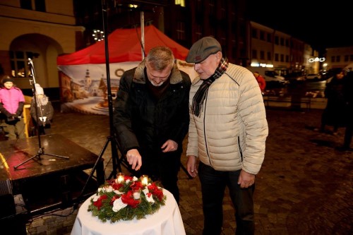 Druh adventn nedle v Nchod  svce nadje je zaplena