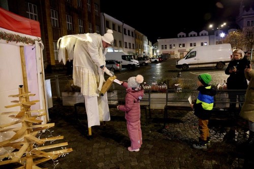 Druh adventn nedle v Nchod  svce nadje je zaplena