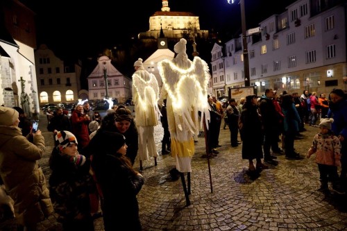 Druh adventn nedle v Nchod  svce nadje je zaplena