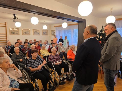 Z�stupci m�sta pop��li senior�m klidn� V�noce a v�e dobr� do roku 2026