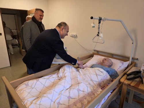 Z�stupci m�sta pop��li senior�m klidn� V�noce a v�e dobr� do roku 2026