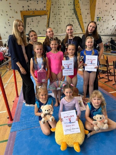 Gymnastky SK Plhov�N�chod usp�ly na z�vodech v Doksech