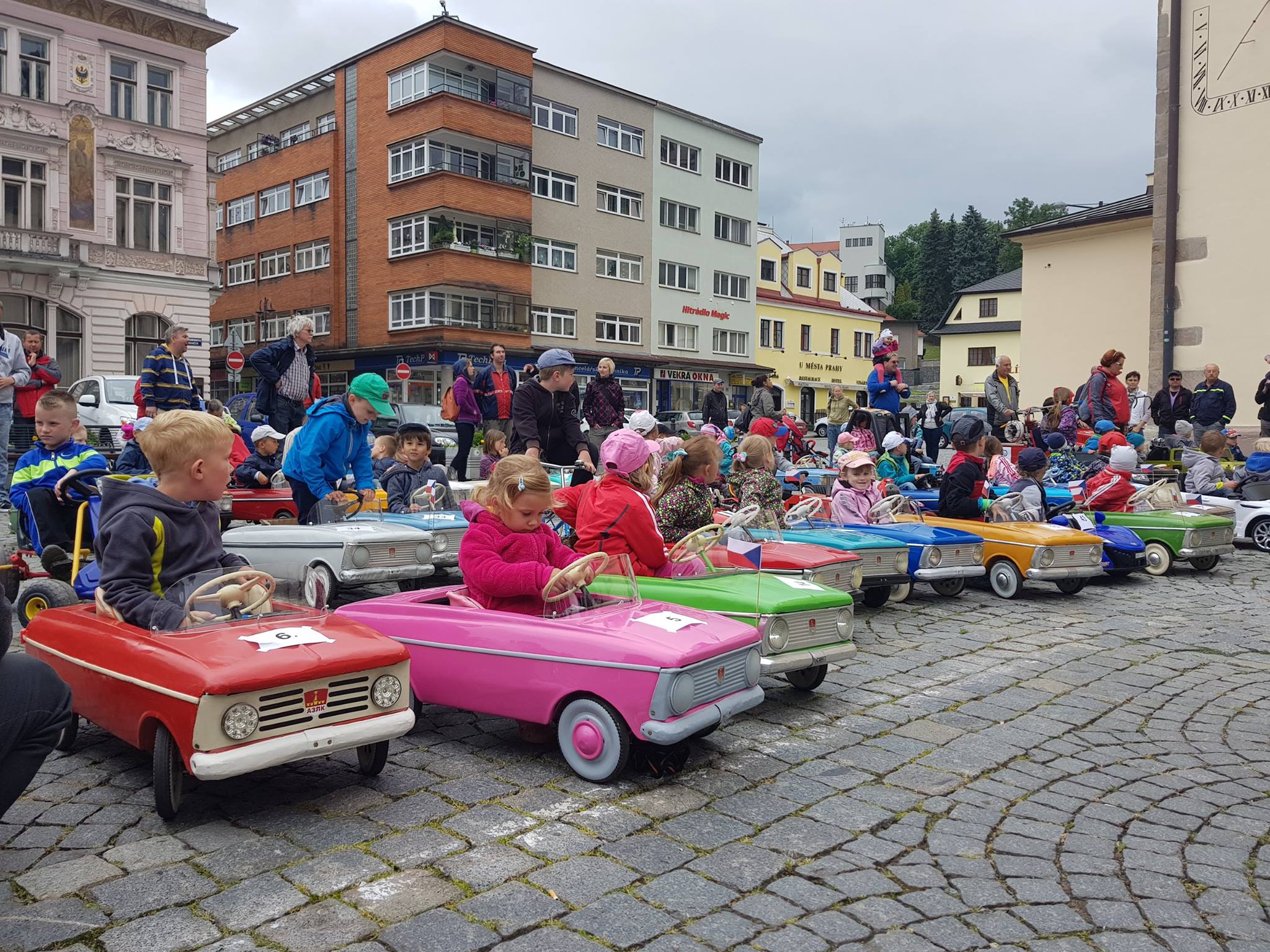 Mezinárodní sraz šlapacích vozítek v Náchodě
