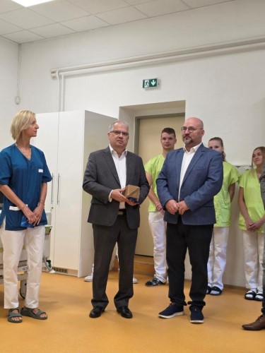 N�chod investuje do vzd�l�v�n� budouc�ch zdravotn�ch sester