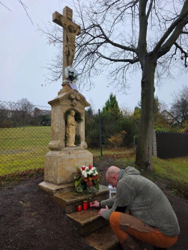 Historický kříž na Lipí