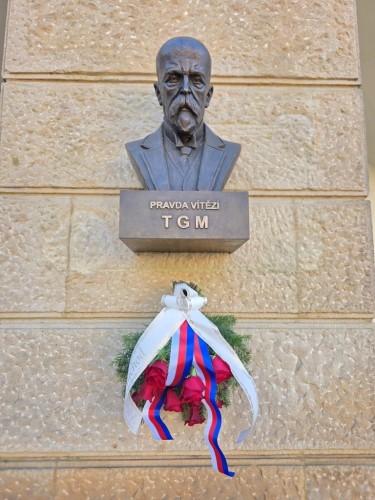 N�chod si p�ipomn�l 176 let od narozen� T. G. Masaryka